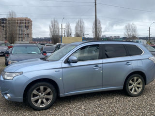 Mitsubishi Outlander foto 2