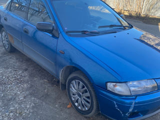 Mazda 323 foto 4