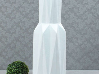 Белая матовая ваза