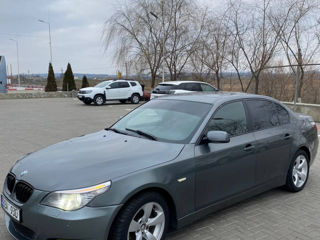 BMW 5 Series foto 2