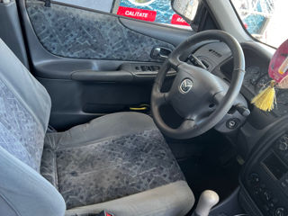 Mazda 323 foto 2