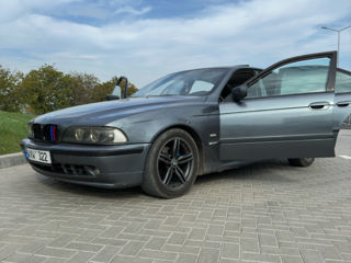 BMW 5 Series foto 2