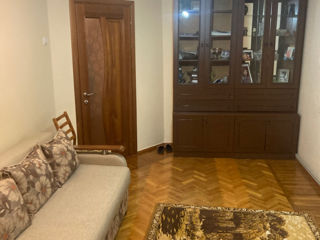 Apartament cu 2 camere, 65 m², Buiucani, Chișinău foto 3