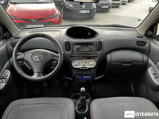 Toyota Yaris Verso foto 8