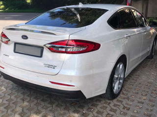 Ford Fusion Hybrid 2020 foto 2