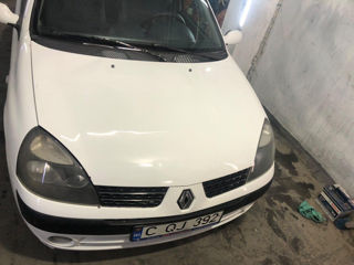 Renault Clio foto 1