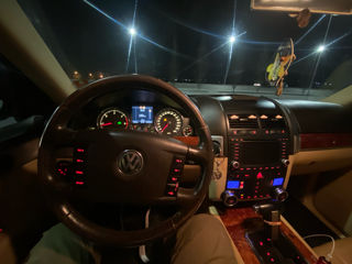 Volkswagen Touareg foto 1