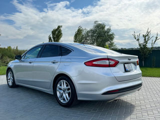 Ford Fusion foto 4