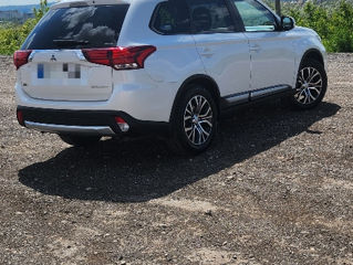 Mitsubishi Outlander foto 3