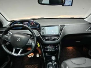 Peugeot 2008 foto 2