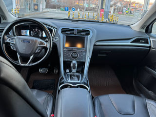 Ford Fusion foto 9