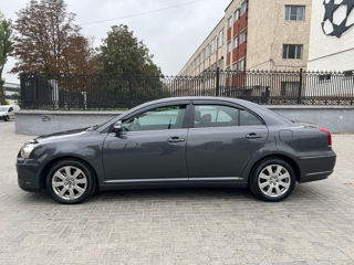 Toyota Avensis foto 6