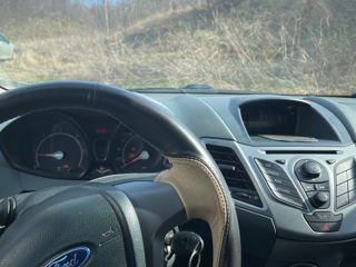 Ford Fiesta фото 3