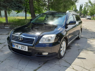 Toyota Avensis foto 2