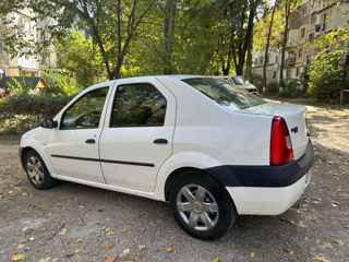 Dacia Logan foto 2