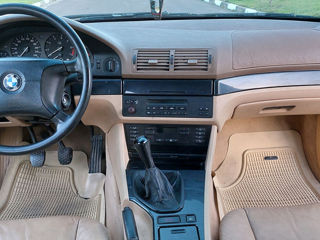 BMW 5 Series фото 5