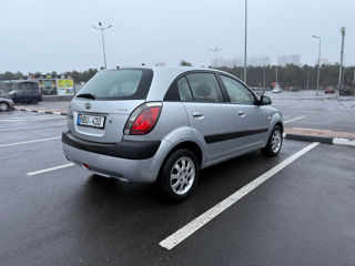 KIA Rio foto 5