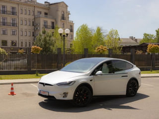 Tesla Model X foto 1