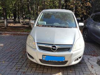 Opel Zafira foto 2