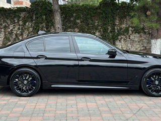 BMW 5 Series foto 10