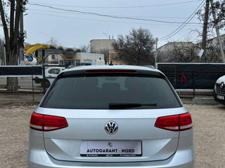 Volkswagen Passat foto 4