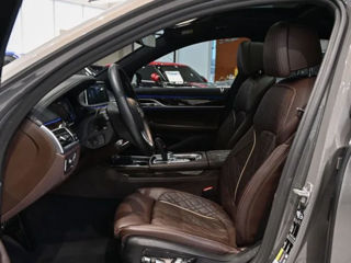 BMW 7 Series foto 8