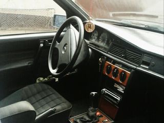 Mercedes 190 foto 5