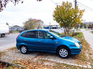 Nissan Almera Tino foto 8