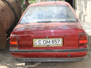 Opel Omega foto 3