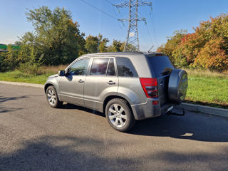 Suzuki Grand Vitara foto 2