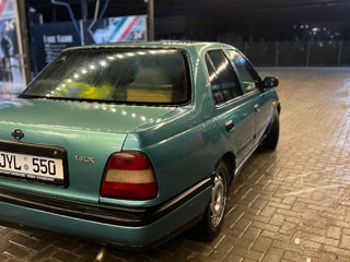 Nissan Sunny foto 4