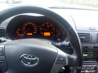 Toyota Avensis foto 3