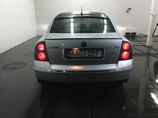 Volkswagen Passat foto 2