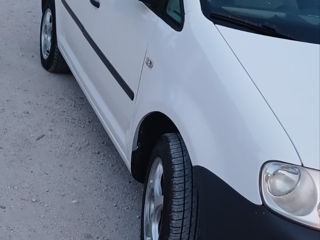 Volkswagen Caddy foto 1