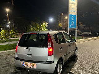 Mitsubishi Colt foto 2