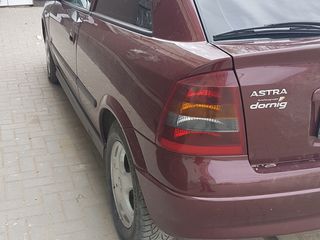 Opel Astra foto 1