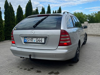 Mercedes C-Class foto 4