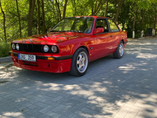 BMW 3 Series фото 1
