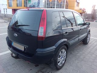 Ford Fusion foto 3