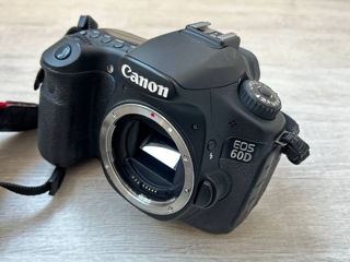 Canon eos 60d- 220 euro