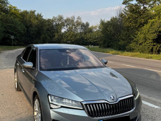 Skoda Superb foto 2