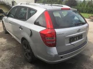 KIA Ceed Sw foto 2