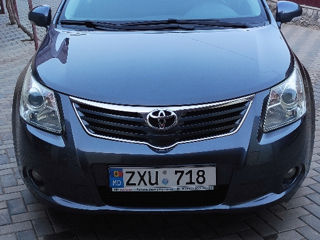 Toyota Avensis foto 1