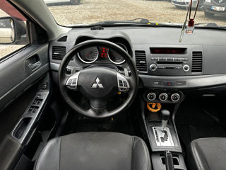 Mitsubishi Lancer foto 6