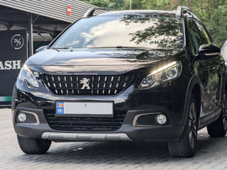 Peugeot 2008 foto 2