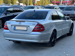 Mercedes E-Class foto 2