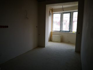 Vand apartament cu 3 camere. com. Tohatin foto 9