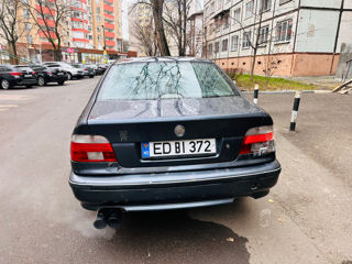 BMW 5 Series foto 3