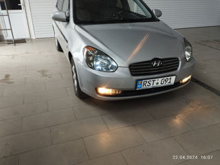 Hyundai Accent foto 1