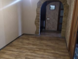 Продам 3 комнатную с ремонтом foto 1